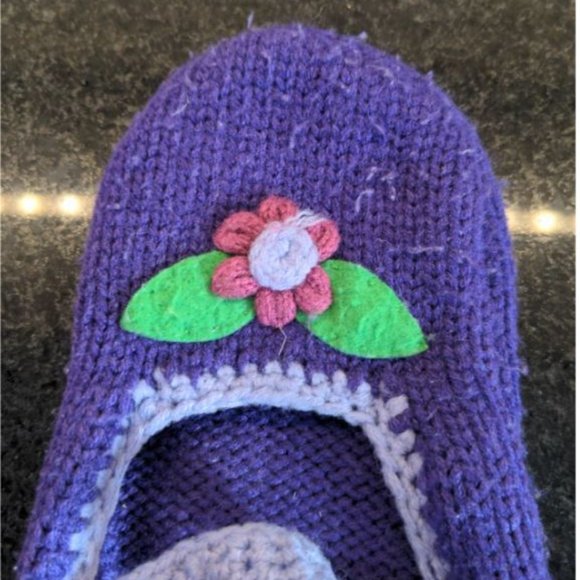 Crochet Granny Slippers Flower Shabby Chic size 6-7 - Picture 2 of 6